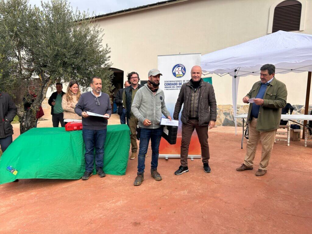 Nuestros viticultores Miguel Ángel Pichardo y José Antonio Martín, segundo y quinto clasificados del III Concurso de Poda de Viñedo ‘Condado de Huelva’ 